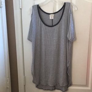 FINAL MARKDOWN Ladies’ h.i.p. Cold-shoulder Top (L)
